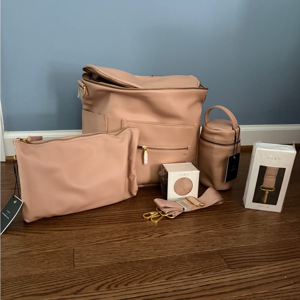 Fawn Design Convertible Diaper Backpack in Blush